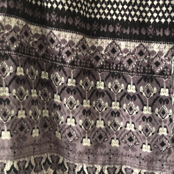 Charlotte Russe Boho Bell Sleeve Top - Picture 3 of 8